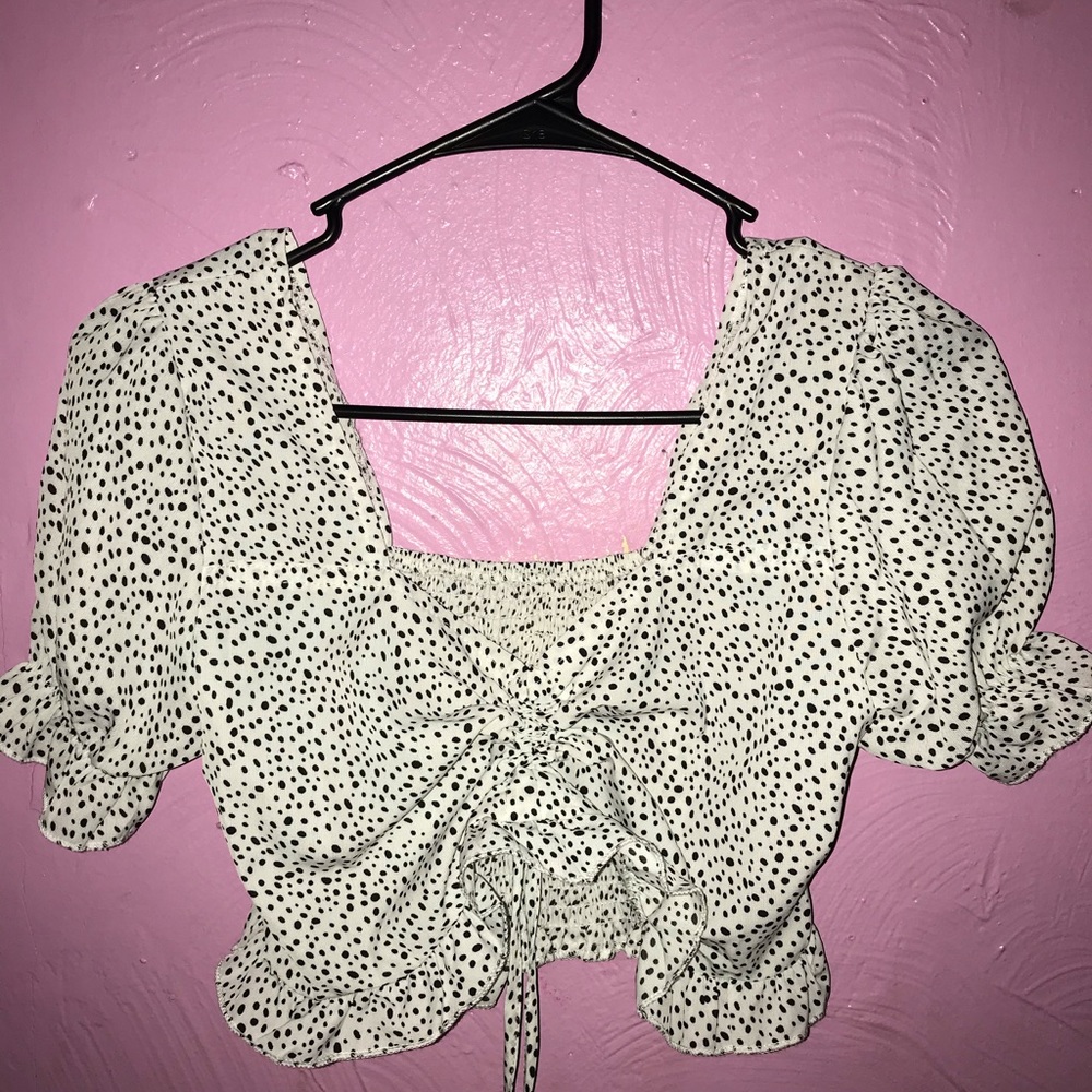 Polka dot cropped blouse